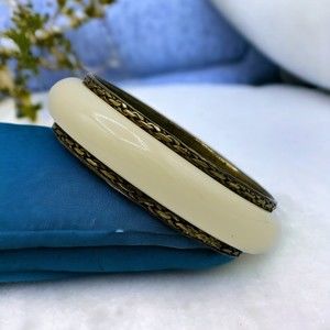 Bangle Bracelet Vintage Lucite Brass Cream Band Boho Braided Chain Edge Pattern
